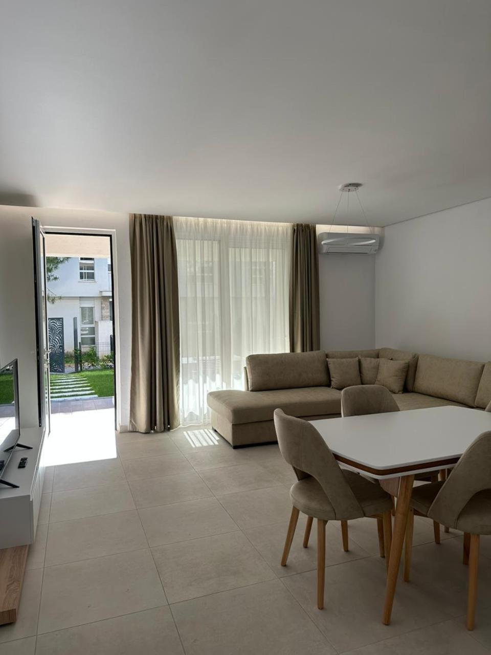 Eme Apartments - Kompleksi San Pietro, Gjiri I Lalzit Durrës Exterior foto