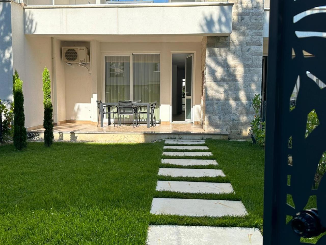 Eme Apartments - Kompleksi San Pietro, Gjiri I Lalzit Durrës Exterior foto