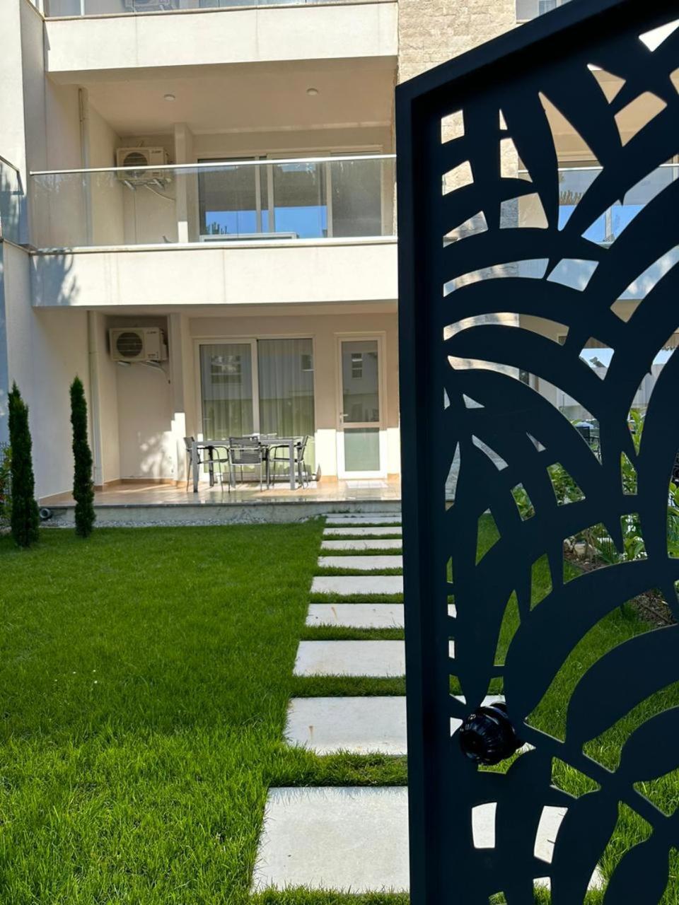 Eme Apartments - Kompleksi San Pietro, Gjiri I Lalzit Durrës Exterior foto